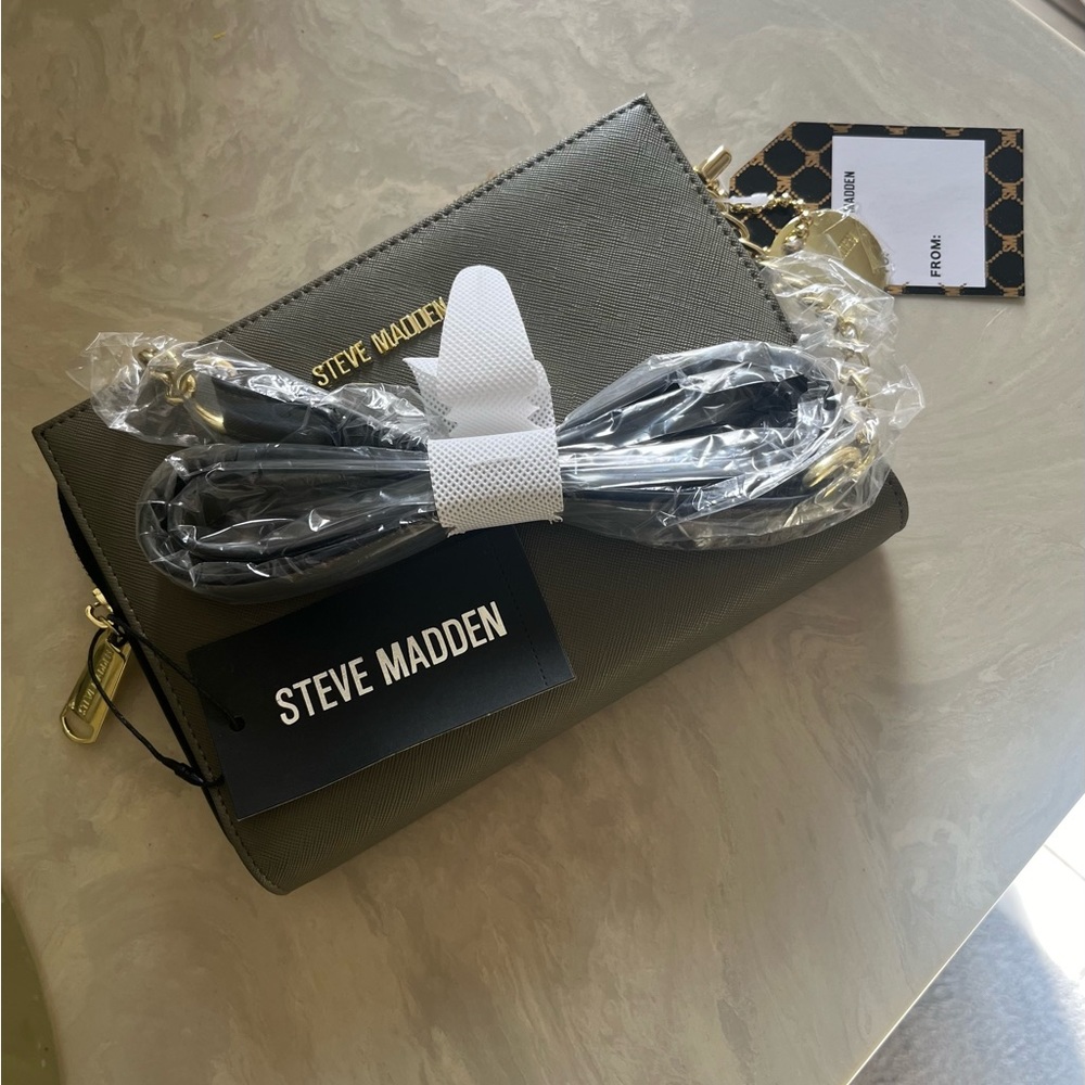 Steve Madden Crossbody Bag - Picture 13 of 13